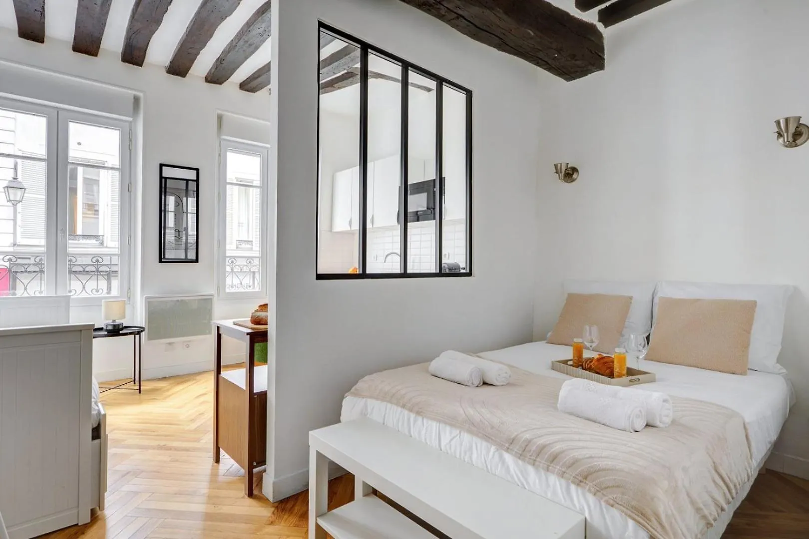 Suite Joyful Ivy - Cozy Apartment In Paris 0*,  France